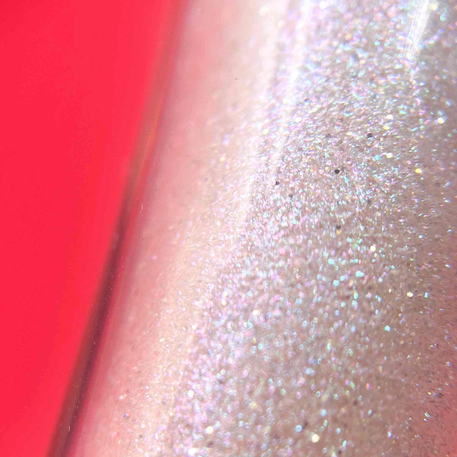 gloss-holodisco-closeup_2fca5a9d-849f-4640-bd0a-135f66de80a3